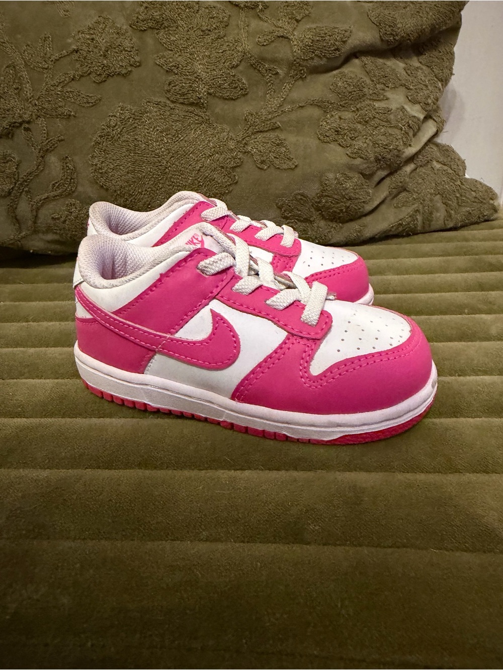 Nike toddler Pink and White Low-Top Sneakers